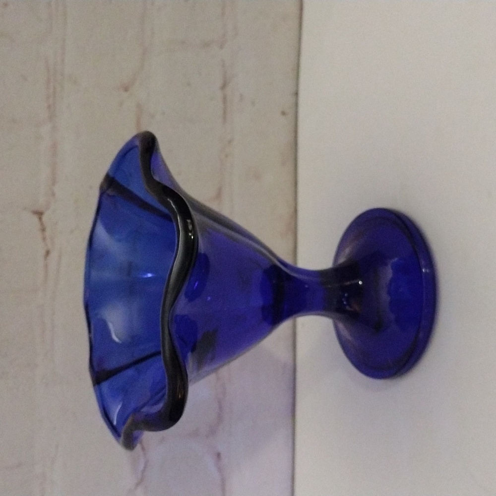 Vintage Italian Cobalt Blue Glass Tulip Cup - Picture 1 of 7